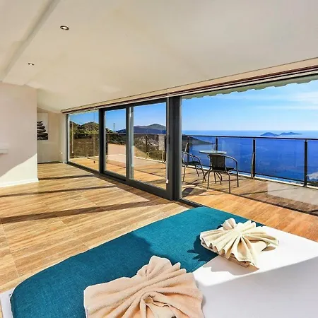 4 Bedroom - 7602 Villa