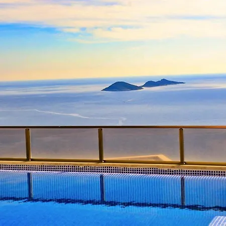 4 Bedroom Luxury In Kiziltas -