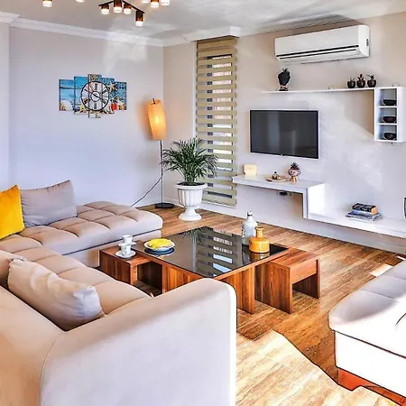 Villa 4 Bedroom - 7602 *