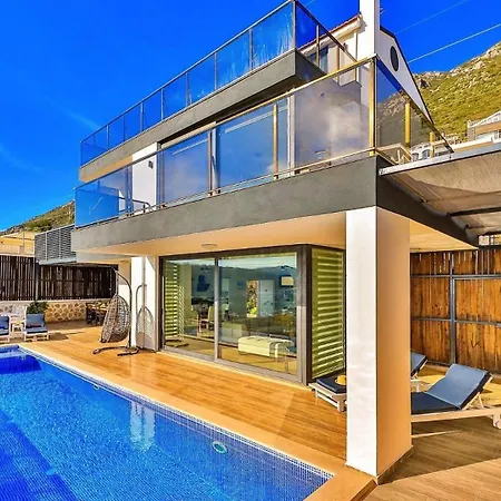 Villa 4 Bedroom - 7602 *