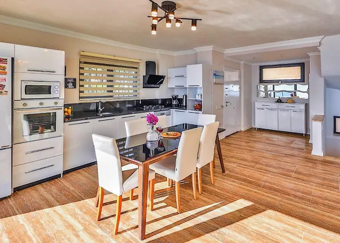 Вилла 4 Bedroom Luxury In Kiziltas -