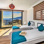 4 Bedroom Luxury In Kiziltas -