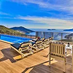 4 Bedroom Luxury In Kiziltas - Βίλα