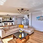 4 Bedroom Luxury In Kiziltas - Βίλα *