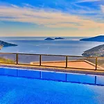 Βίλα 4 Bedroom Luxury In Kiziltas -