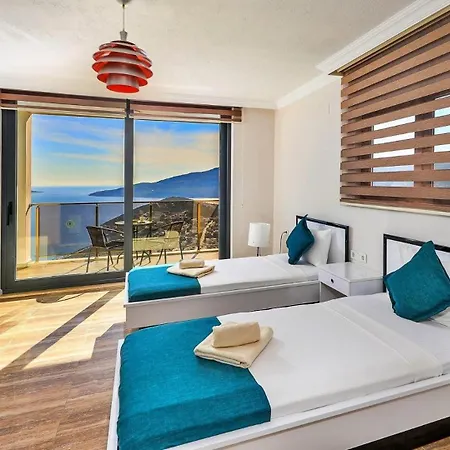 4 Bedroom Luxury In Kiziltas -