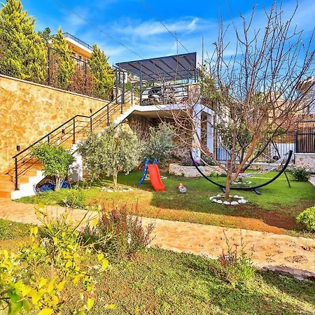 4 Bedroom Luxury In Kiziltas -